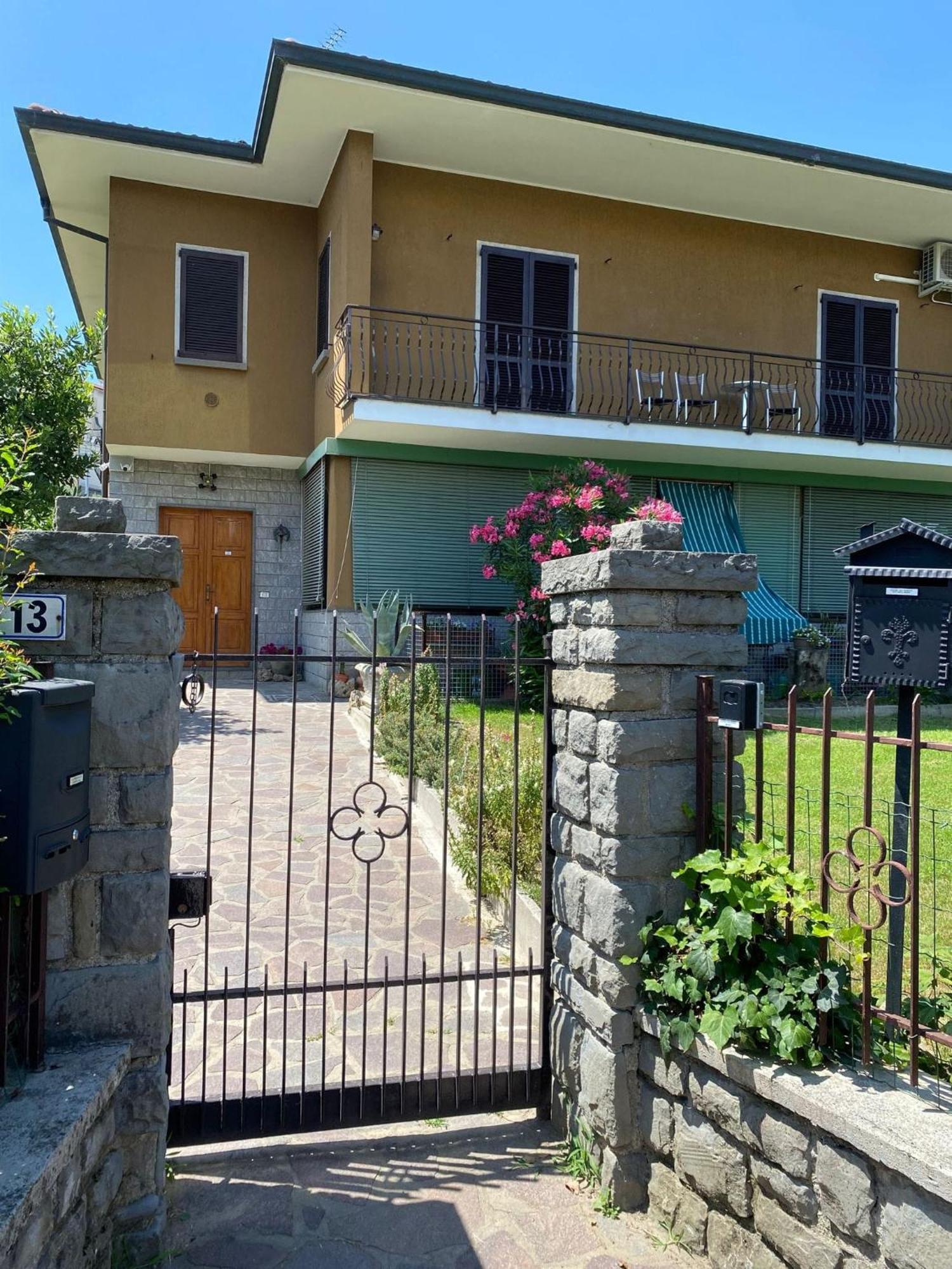 Casa Vacanze Mari, Paratico Esterno foto